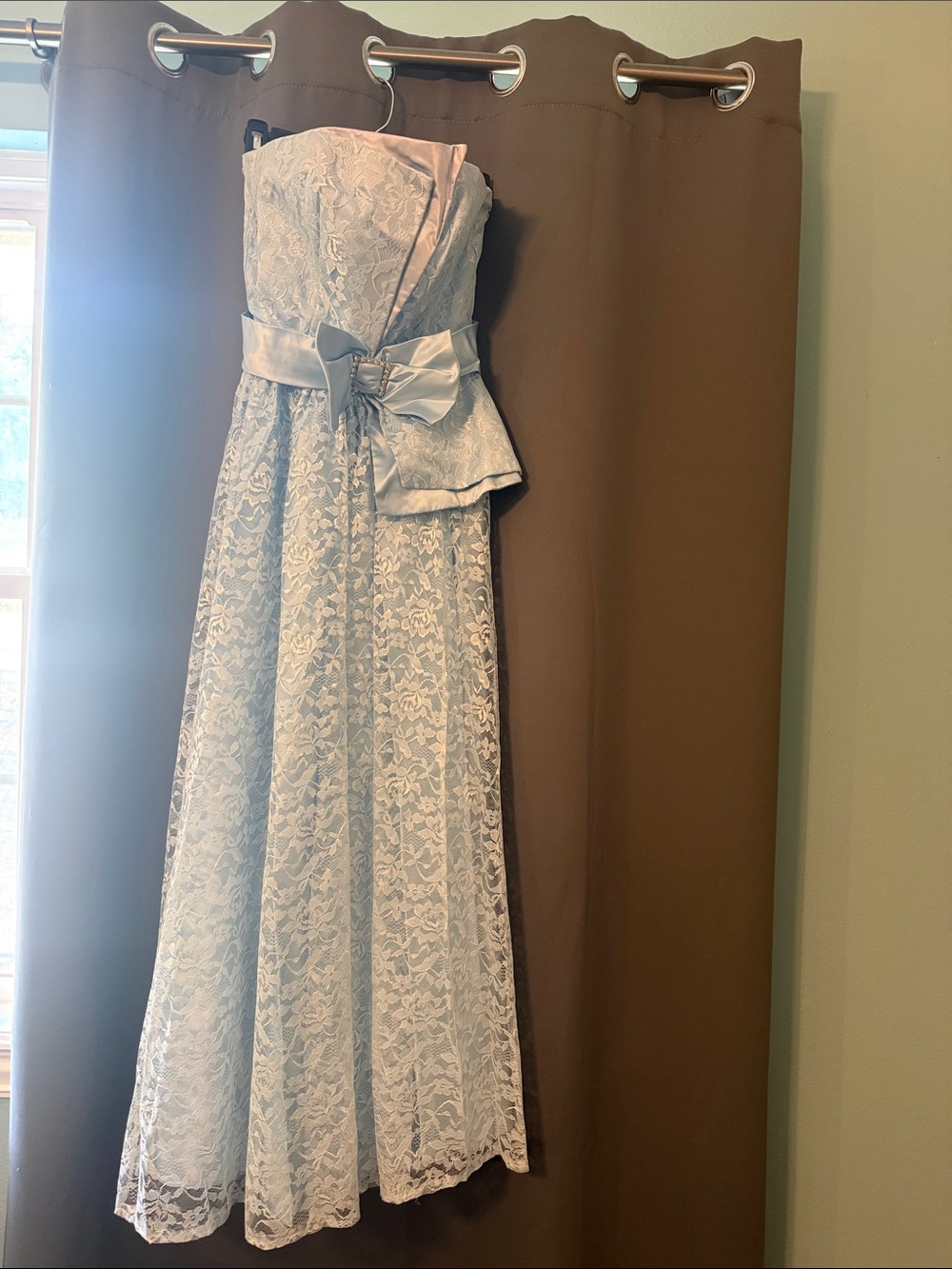 Strapless Light Blue Lace Girls' Dress with Satin Bow